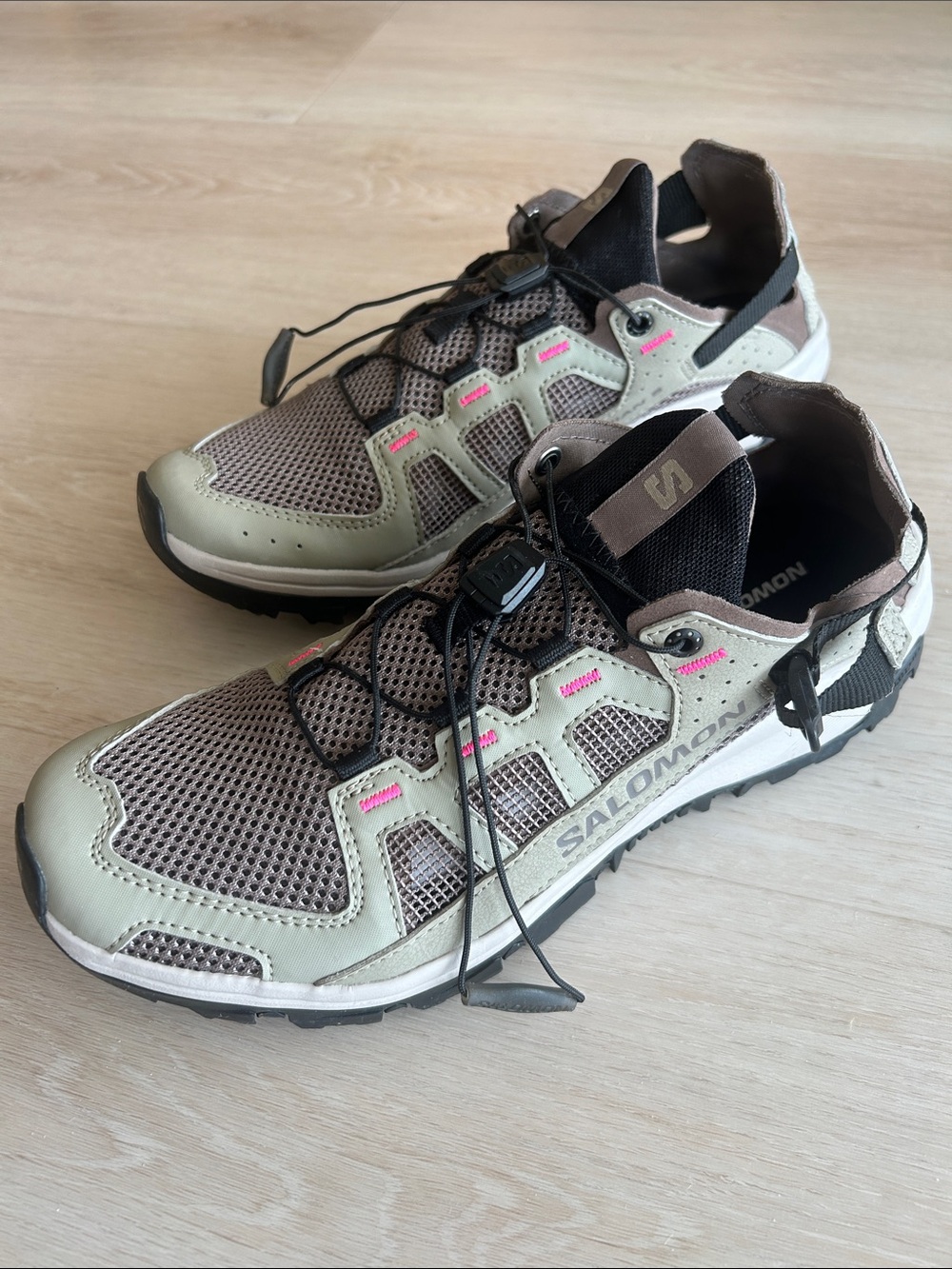 Salomon Techamphibian 5W Silver  Sage  Mesh Trail Runners with Pink Accents